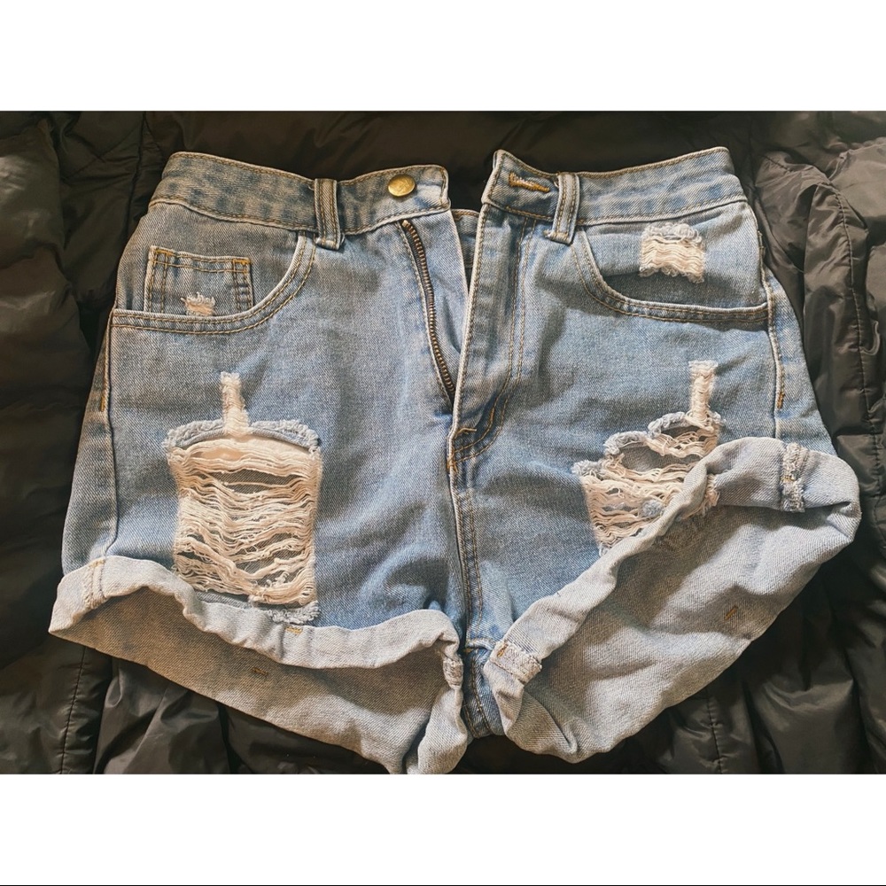 High waisted distressed jean short
